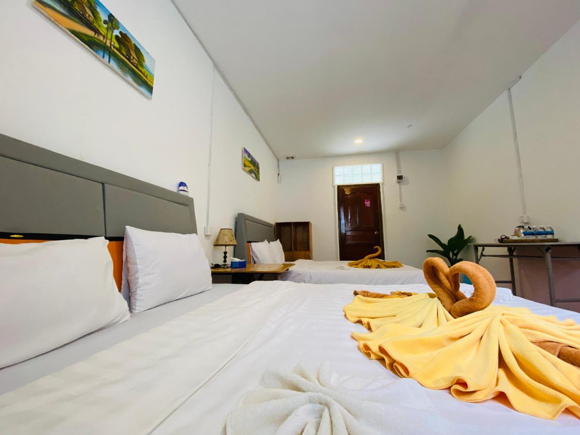 Koh Rong Beach Hostel And Bungalows Kaoh Touch Exterior foto